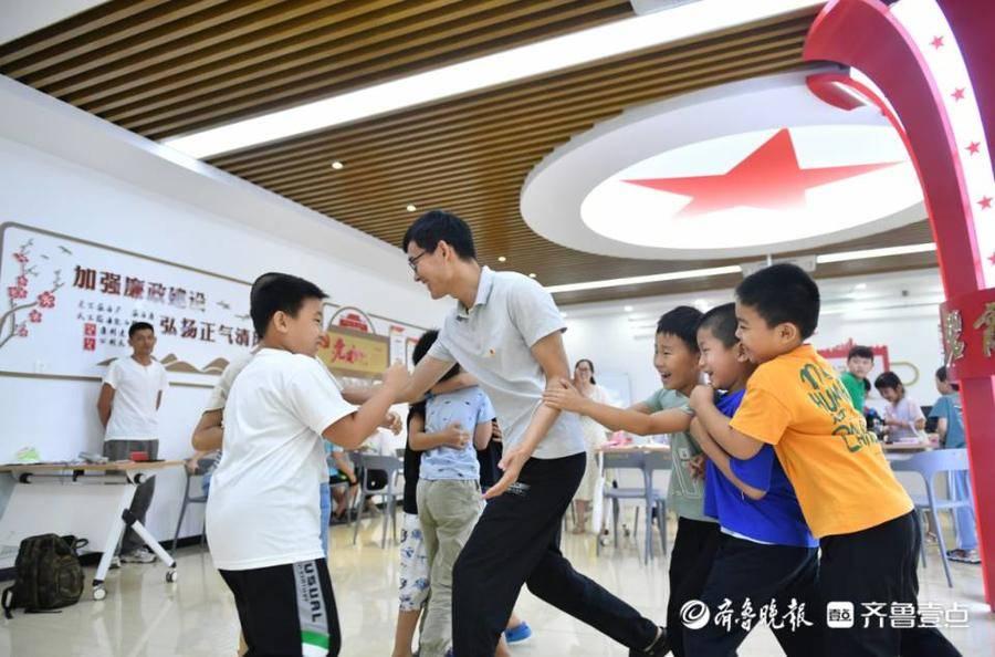 东港区图书馆新项目，现代化智能化阅读新空间打造完成